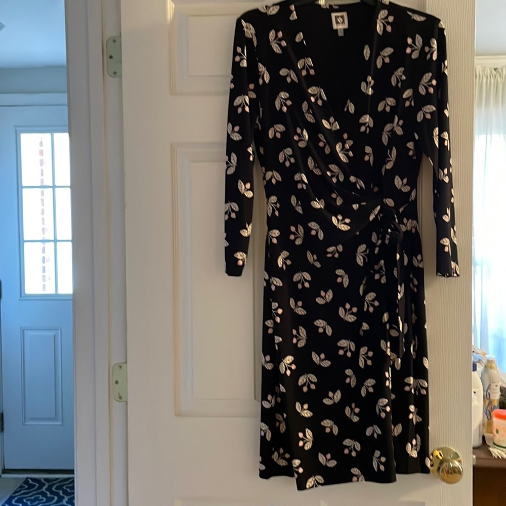Anne Klein-M-wrap dress, like new. Stylish, classic, comfortable black w/berries